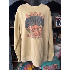 GIRL DANGEROUS ROCKY MOUNTAINS COLORADO GRAPHIC SWEATSHIRT L